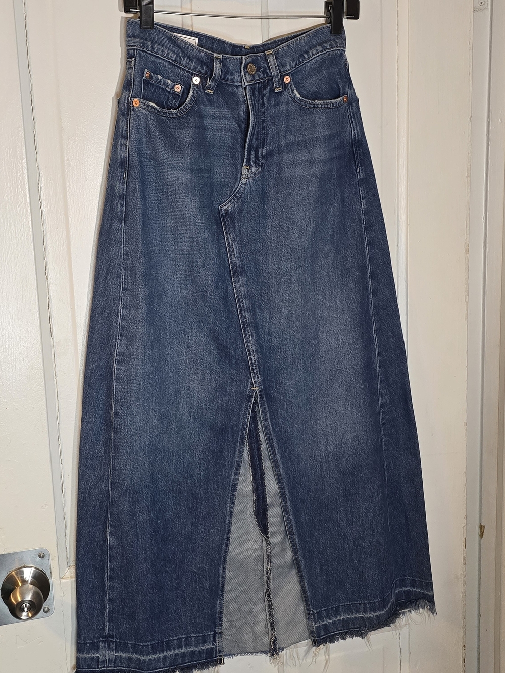 GAP High Rise Denim Maxi Skirt Raw Hem Front Slit Vintage Wash Size 0